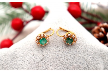 Conjunto de adereço composto por pregadeira e brincos em ouro