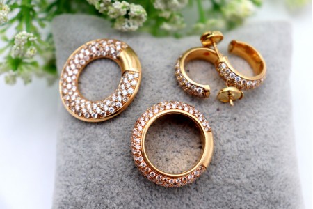 Conjunto de adereço em ouro amarelo com diamantes (314) em talhe brihante