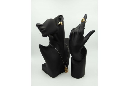 Conjunto com anel, brincos e medalha em ouro amarelo com turmalinas lapidadas.
