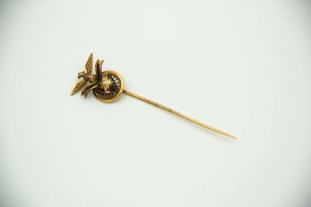 Alfinete de peito em ouro com símbolo do Sport Lisboa & Benfica