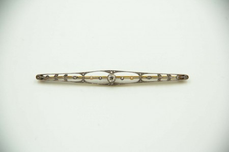 Alfinete de peito com brilhantes em ouro amarelo e platina com diamante 