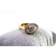 Anel em ouro bicolor com diamantes (76) em talhe brilhante e forma elíptica.