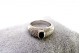 Anel em ouro branco com diamantes (64) em talhe brilhante e safira australiana 