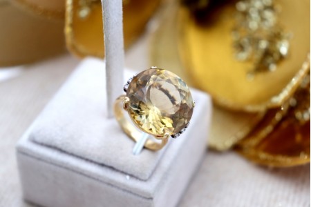 Anel em ouro com diamantes (6)