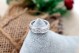 Anel em ouro branco com (7) diamantes em talhe brilhante com friso