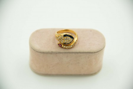 Anel de ouro amarelo com diamantes (24) em talhe brilhante