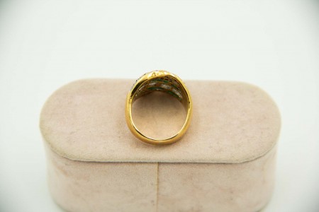 Anel em ouro amarelo e ouro branco com bandas diamantes em talhe baguette