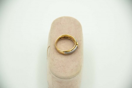 Anel de ouro bicolor com diamantes (57) em talhe brilhante 8/8.