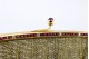 Bolsa em malha de ouro com rubis calibrados e diamantes em talhe brilhante 