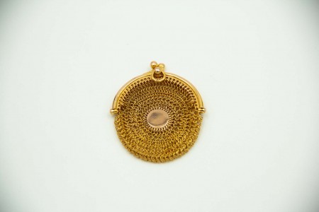 Porta moedas em ouro amarelo com arco em semi círculo e cartelas para monogramas