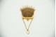 Porta  moedas miniatura em ouro amarelo com malha larga e corrente de suspensão