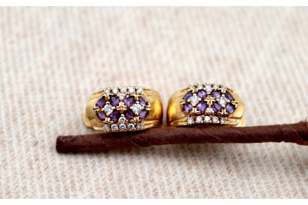 Brincos em ouro com zircónias em talhe brilhante e ametistas em talhe navete.