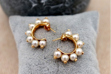  Brincos em ouro com pérolas de cultura e diamantes (10) em talhe brilhante 8/8.