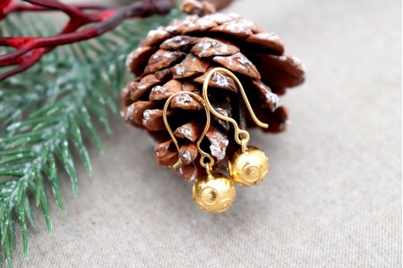 Brincos em ouro em forma de bola de Viana