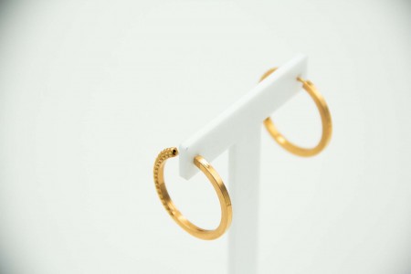 Brincos - argolas em ouro amarelo com relevos