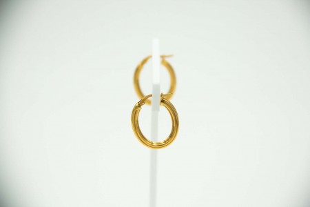 Brincos ovais em ouro amarelo relevado