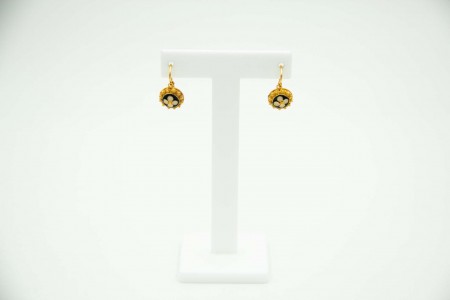 Par de brincos caramujo de ouro amarelo com esmaltes policromados