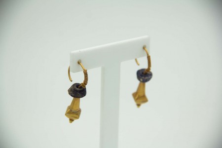 Brincos Romanos em ouro amarelo com pedras soltas