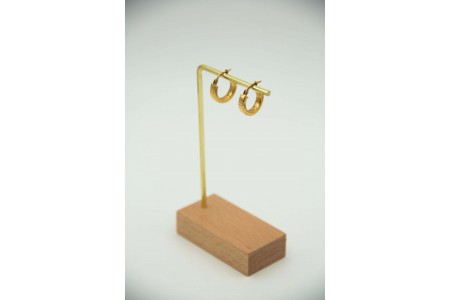 Brincos - argolas em ouro amarelo de tubo quadrado.