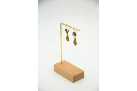 Brincos em ouro amarelo de sistema basculante com pérolas, pedras vermelhas e br