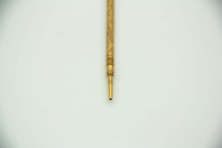 Lapiseira de ouro amarelo com relevos