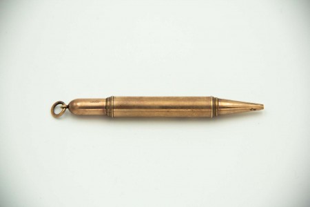 Lapiseira de ouro amarelo lisa com relevos