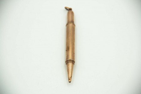 Lapiseira de ouro amarelo lisa com relevos