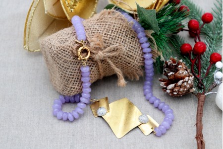 Colar em ouro ao estilo modernista