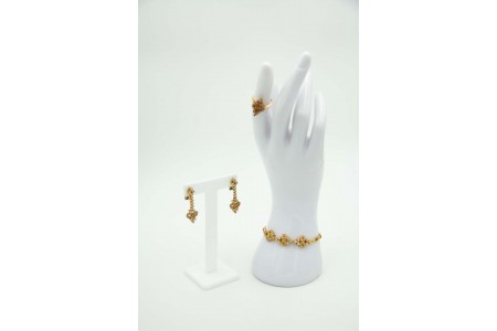 Conjunto de pulseira, brincos e anel em ouro amarelo com diamantes (120) 