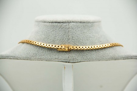 Conjunto composto por gargantilha, pulseira brincos e anel em ouro com diamantes