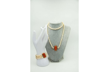  Conjunto de gargantilha e pulseira em ouro amarelo e pérolas de cultura 