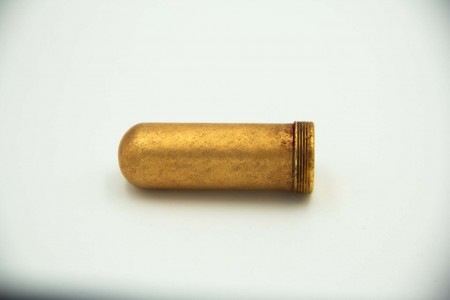 Baton em ouro amarelo fosco e relevos