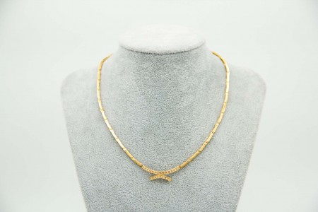 Gargantilha de ouro amarelo com elos articulados e diamantes (22) 