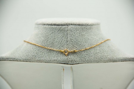 Gargantilha em ouro amarelo com pequeno crucifixo com diamantes (21)