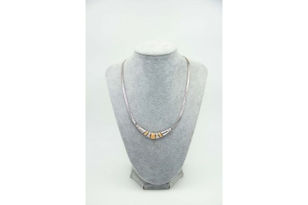 Gargantilha de ouro bicolor com diamantes pequenos