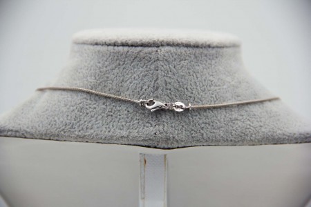 Gargantilha em ouro branco com crucifixo maleável e diamantes (30) 