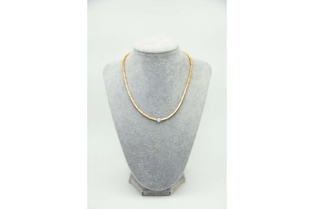 Gargantilha de ouro amarelo articulada com diamantes