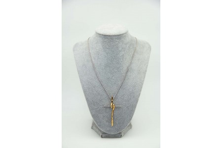 Gargantilha em ouro branco com cruz bicolor e diamantes (15) em talhe brilhante 