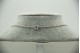 Gargantilha de ouro branco com diamantes (3) em talhe brilhante (8) e safiras