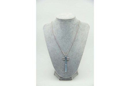 Gargantilha de ouro branco com cruz e diamantes (24) em talhe brilhante 8/8