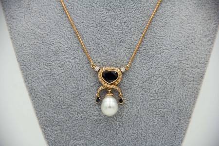 Gargantilha de ouro amarelo  em forma de coração com diamantes (22) 