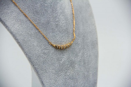 Gargantilha em ouro bicolor com diamantes (31) em talhe brilhante 8/8 