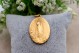 Medalha em ouro em forma oval com Nossa Senhora da Conceição em vulto perfeito 