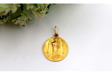 Medalha/pingente circular em ouro amarelo com anjo da guarda em relevo