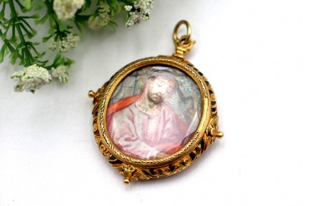 Medalhão em ouro amarelo como relevos e aplicações, figuras de S. João Batista