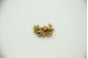 Pregadeira de ouro amarelo com diamantes em talhe brilhante, rubis e safiras