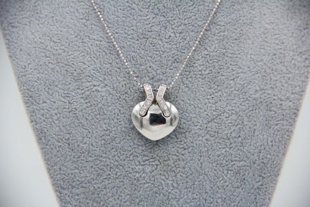  Medalha de ouro branco em forma de coração diamantes (14) em talhe brilhante 