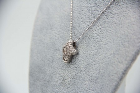 Medalha - Pingente em ouro branco em forma de estrela com diamantes (41) 