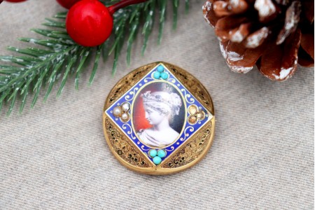 Pregadeira em ouro com micro pérolas e turquesas