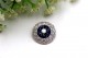 Pregadeira em ouro e platina com diamante em talhe brilhante, lascas de diamante